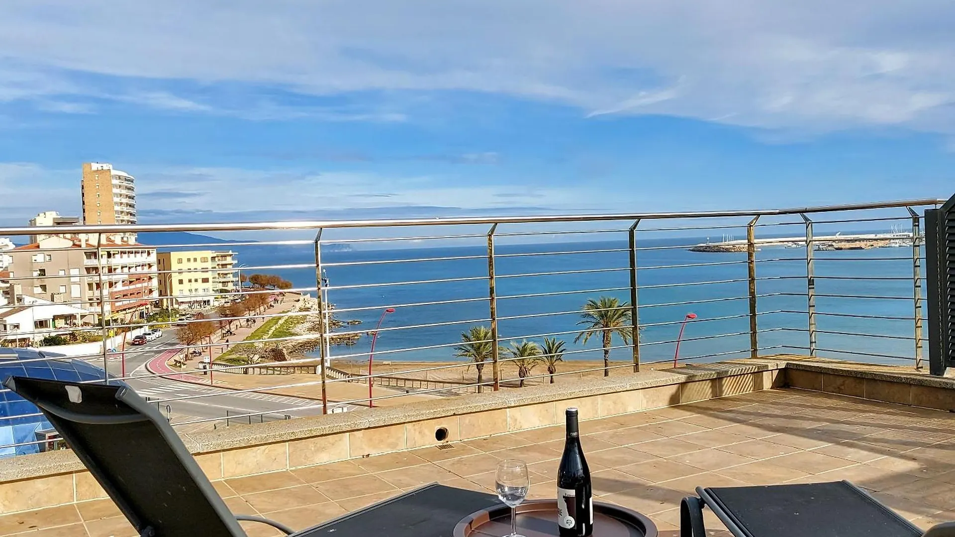 Duplex Univers - Frente Al Mar location